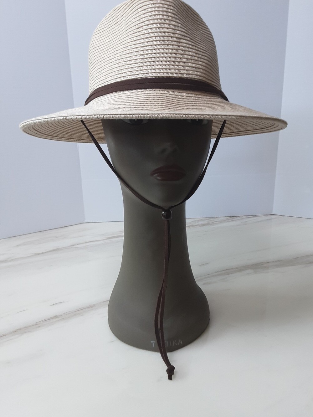 FURTALK Fedora Wide Brim Straw Hat with Chin Strap Sz M - NWOT